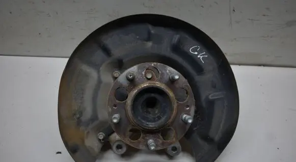 Rear wheel hub