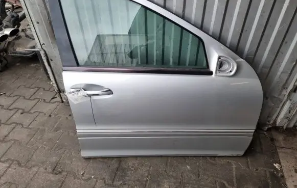 Mercedes-Benz S W220 Front door