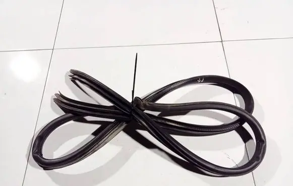 Mazda 6 Rubber seal front coupe door 
