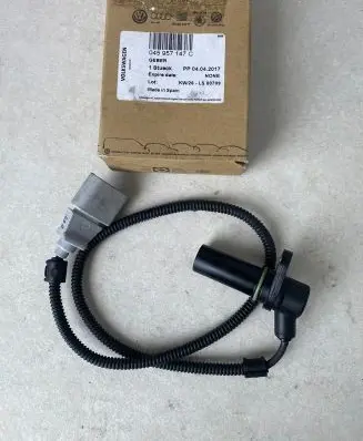 Volkswagen Polo Crankshaft position sensor 045957147C
