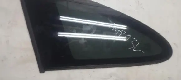 Honda CR-V Rear side window