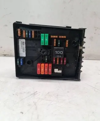 Volkswagen Golf V Fuse module 1K0937125A 017183071