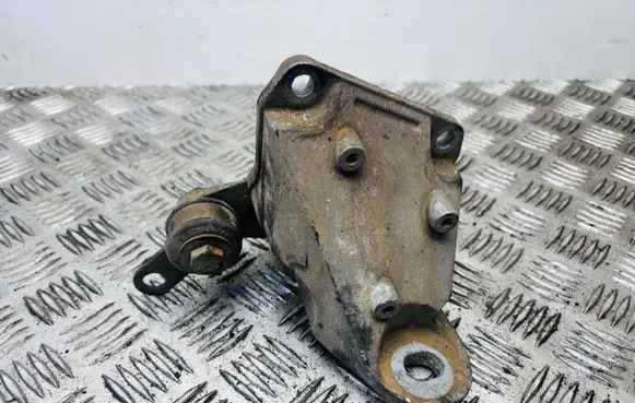 Audi A4 S4 B5 8D Gearbox mounting bracket 8D0399114AH