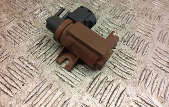 Ford Kuga I Turbo solenoid valve 6G909E882CA