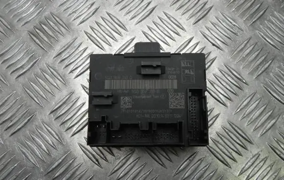 Volkswagen Golf Sportsvan Door control unit/module 5Q0959393D G2773
