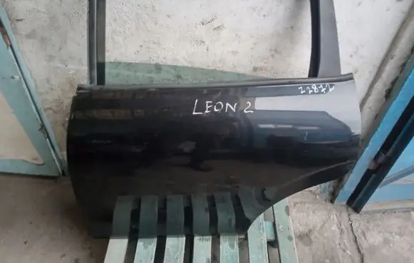 Seat Leon (5F) Rear door