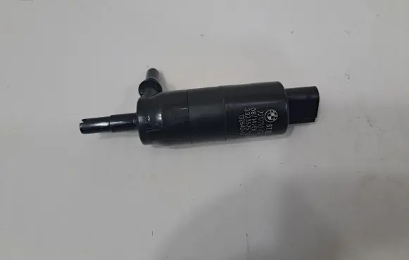 BMW 4 F32 F33 Headlight washer pump 7217792