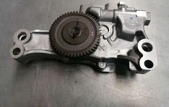 Ford Kuga I Oil pump WL81-14-100C