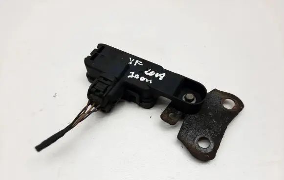 Jaguar XF X250 Air quality sensor 0136500010