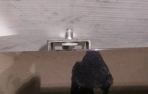 Tailgate/trunk/boot hinge