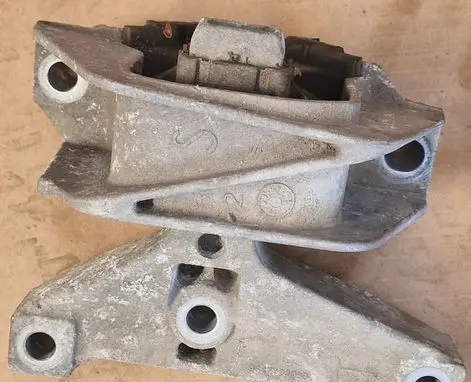 Citroen C3 Engine mount vacuum valve 