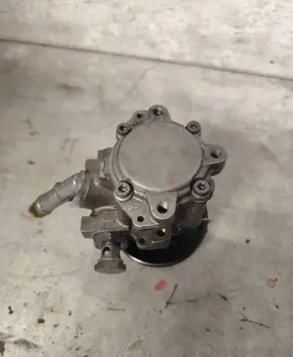 BMW X1 E84 Power steering pump 679886501 5002599