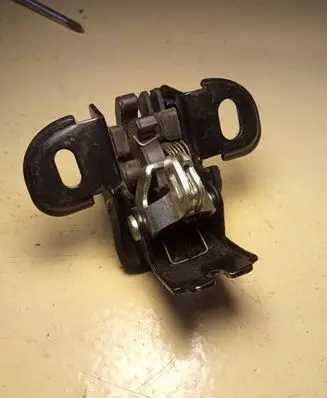 Renault Master II Loading door lock 352439