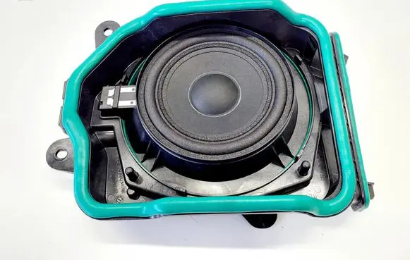BMW 5 G30 G31 G38 Subwoofer speaker 9395861 6513939586103
