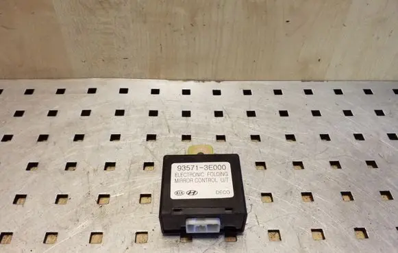 KIA Sorento Wing mirror control module 935713E000