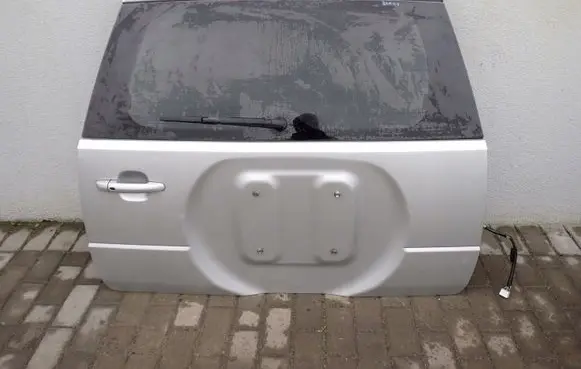 Suzuki Grand Vitara II Tailgate/trunk/boot lid Z2S