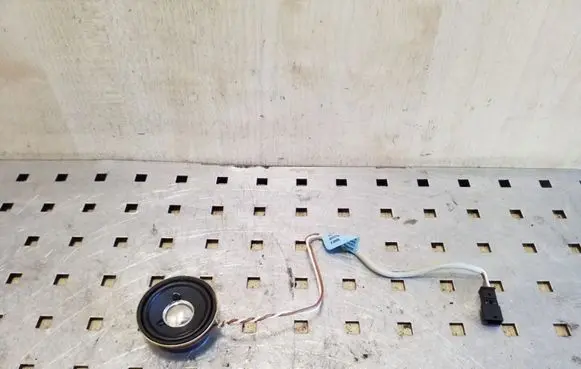 Volvo XC70 Front door high frequency speaker 30697532