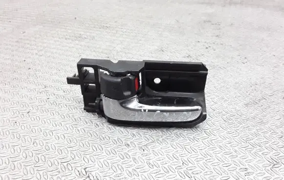 Toyota Corolla Verso E121 Front door interior handle