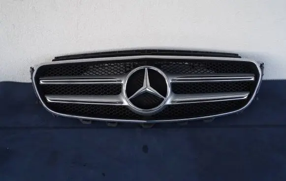 Mercedes-Benz E W213 Front bumper upper radiator grill A2138880123