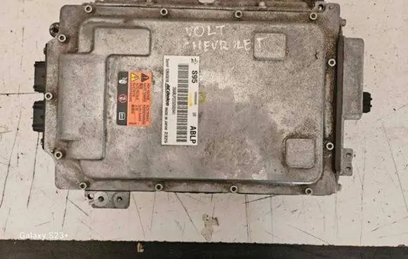Voltage converter inverter