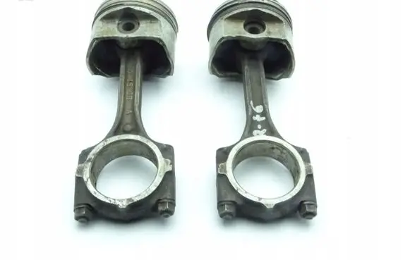 Hyundai Lantra II Piston with connecting rod 153BA