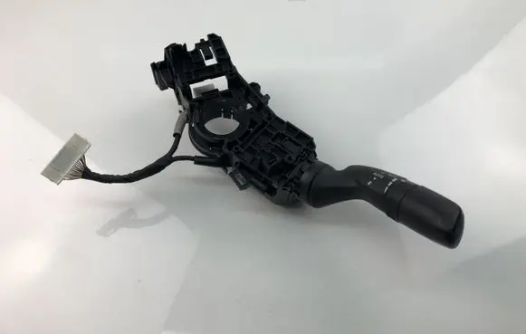 Toyota Yaris Wiper turn signal indicator stalk/switch 17J783