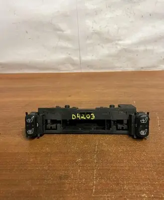 Mercedes-Benz E W210 Seat heating switch 2108200151 D4203