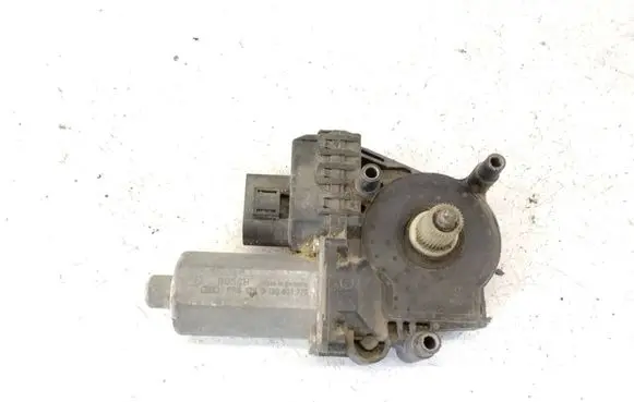 Audi A6 S6 C4 4A Front door window regulator motor 0130821775