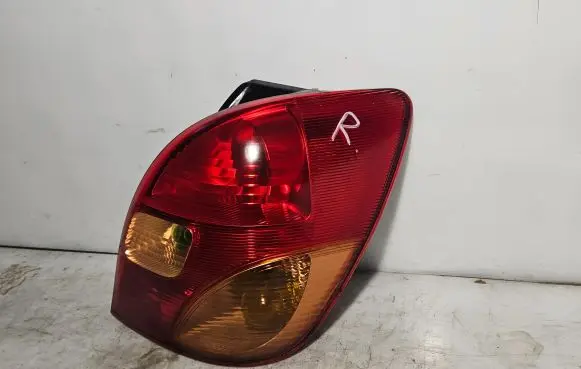 Toyota Corolla Verso E121 Rear/tail lights RS12A 9824