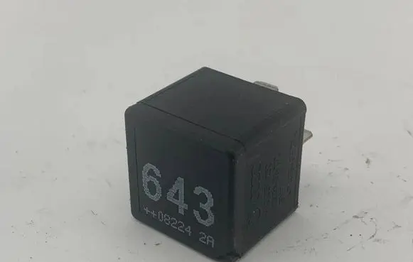 Audi Q7 4L Other relay 8K0951253 V23136B6X72