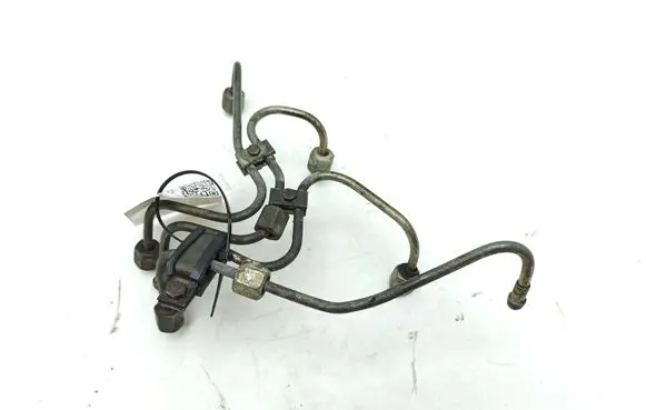 Fuel injector supply line/pipe