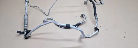 Volkswagen Touran I Air conditioning (A/C) pipe/hose 1T0820743AP