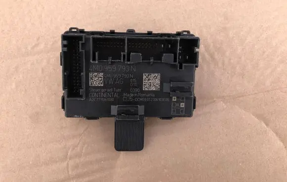 Audi Q7 4M Door control unit/module 4M0959793N A2C7711361000