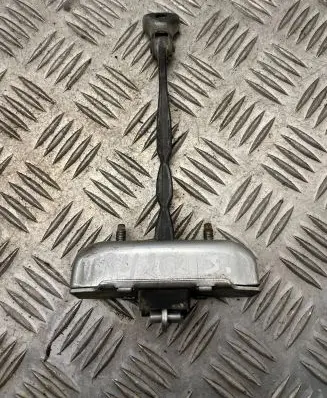 Toyota RAV 4 (XA30) Loading door check strap stopper 