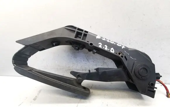 Mercedes-Benz E W211 Accelerator throttle pedal A2113000504