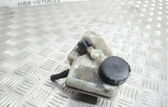 Ford Mondeo Mk III Brake fluid reservoir 0204024728