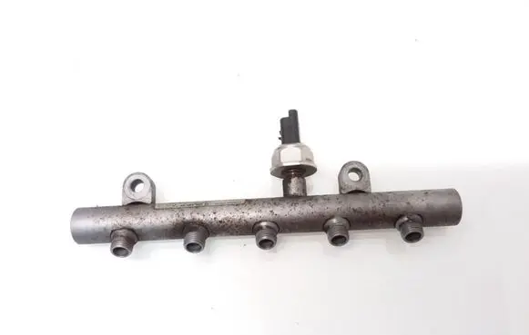Volvo V50 Fuel main line pipe 9645689580