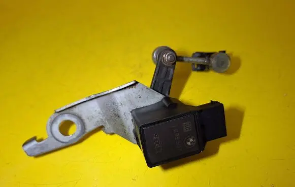 BMW 5 E39 Front height sensor lever 1093697