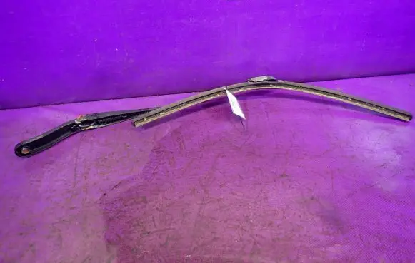 Ford Mondeo MK IV Front wiper blade arm 7S7117526AD