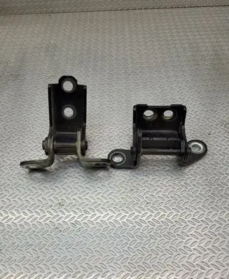 Rear door hinge set