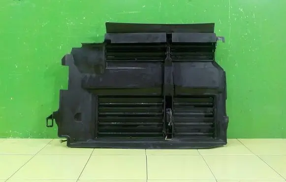 Ford Focus Intercooler air channel guide BM518475CF