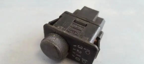 Nissan Micra Headlight level height control switch