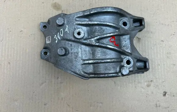 Mercedes-Benz CLA C117 X117 W117 Driveshaft support bearing bracket A6512200131