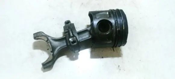Opel Insignia A Piston with connecting rod