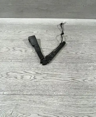 BMW 1 F20 F21 Front seatbelt buckle 7259388 34110148E 000108956047