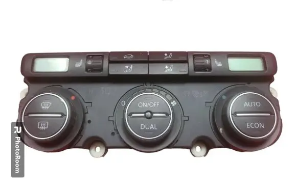 Volkswagen PASSAT B6 Climate control unit 74677532