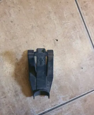 BMW 5 E34 Radiator mount bracket 1709332