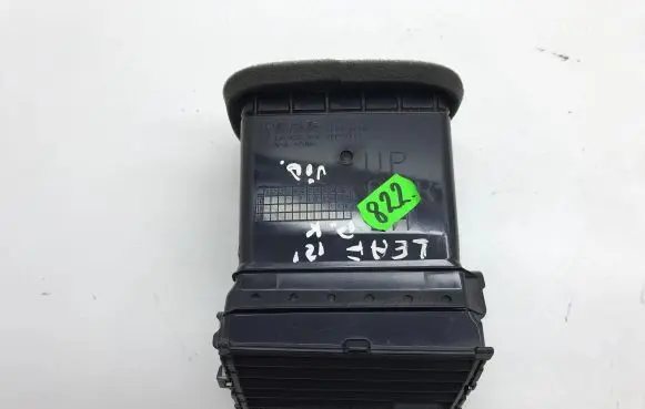 Nissan Leaf I (ZE0) Dash center air vent grill 687513NA0A E9125311100
