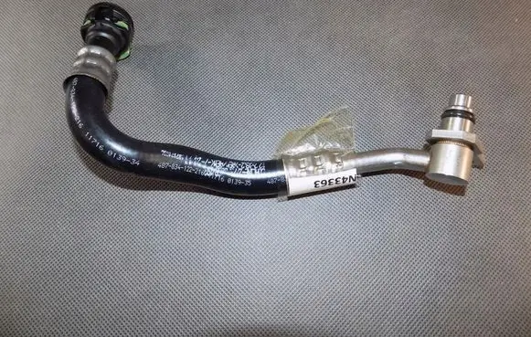 Gearbox oil cooler pipe/hose