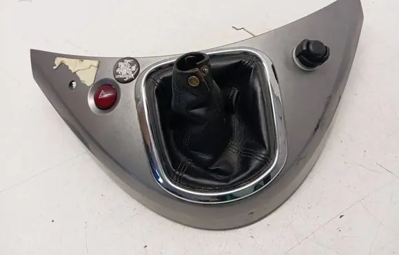 Mitsubishi Grandis Gear shifter surround trim plastic MN166423 151918